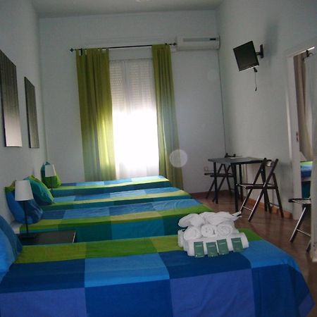 Puerta Del Sol Rooms Мадрид Номер фото