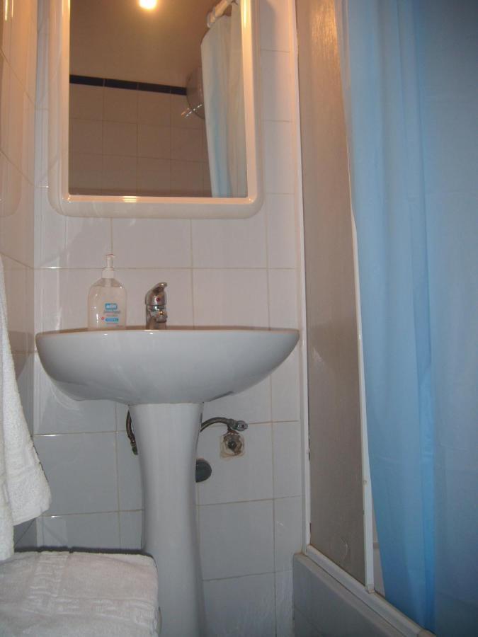 Puerta Del Sol Rooms Мадрид Номер фото